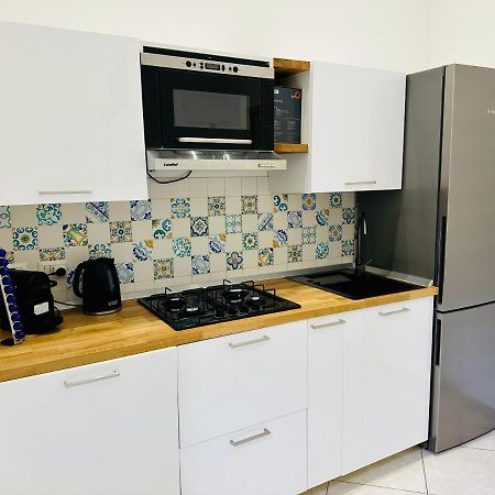 Garibaldi 118 Luxury Apartment Nápoly Kültér fotó