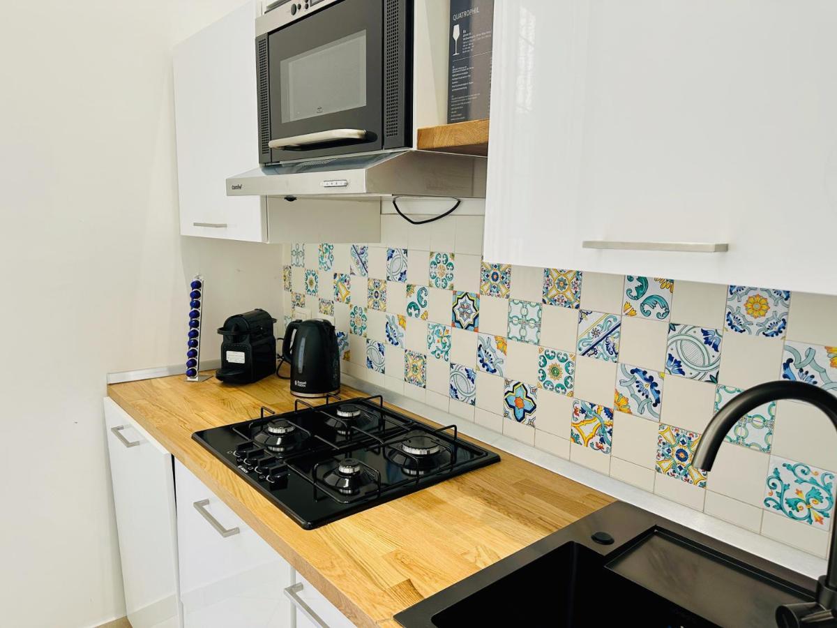 Garibaldi 118 Luxury Apartment Nápoly Kültér fotó