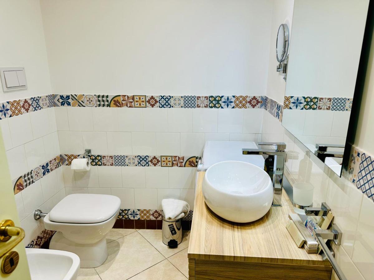 Garibaldi 118 Luxury Apartment Nápoly Kültér fotó